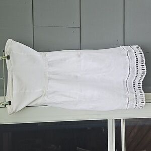 Ladies Old Navy white lace strapless dress size  6